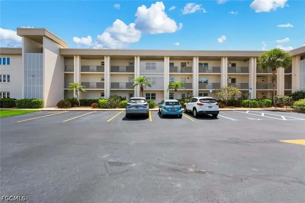 6102 Augusta Drive Fort Myers FL 33907
