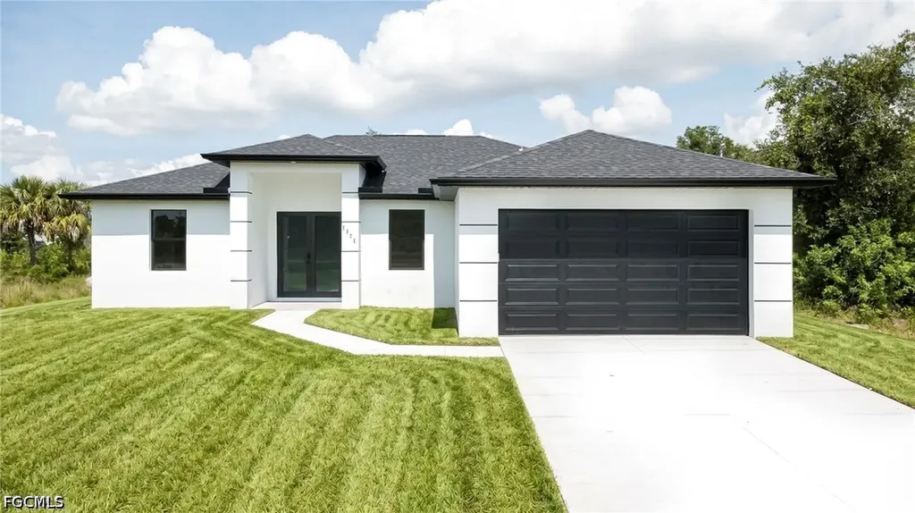 5905 Sunshine Boulevard N Lehigh Acres FL 33971