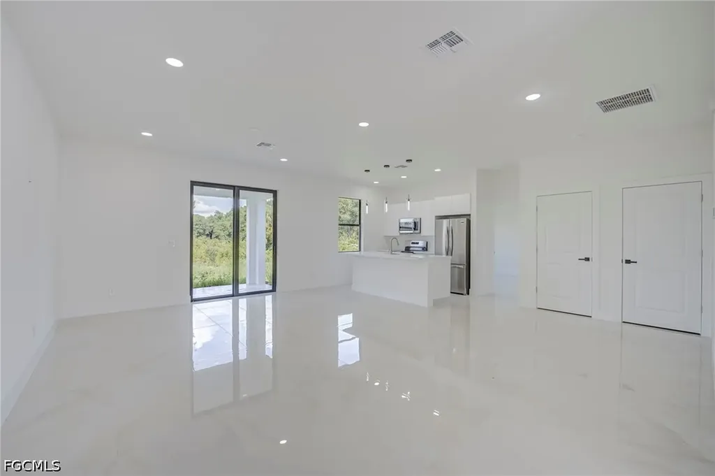 5905 Sunshine Boulevard N Lehigh Acres FL 33971