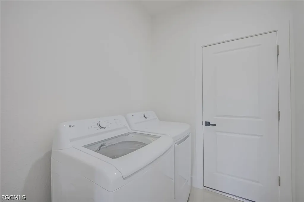 5905 Sunshine Boulevard N Lehigh Acres FL 33971