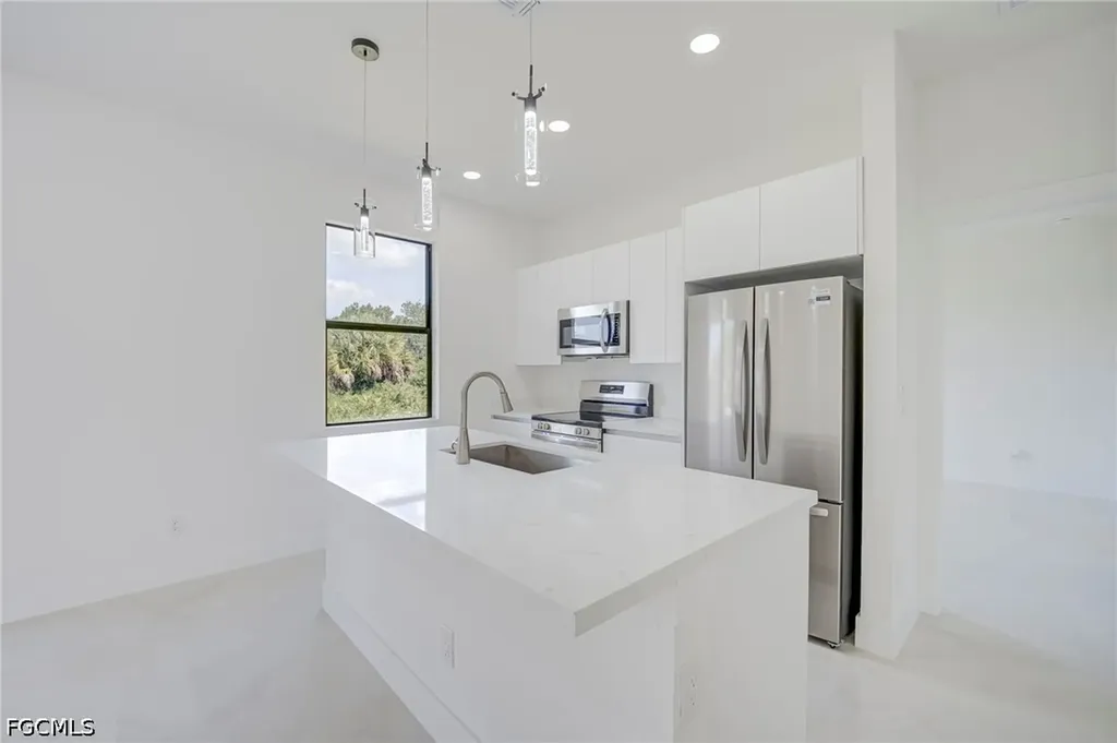 5905 Sunshine Boulevard N Lehigh Acres FL 33971