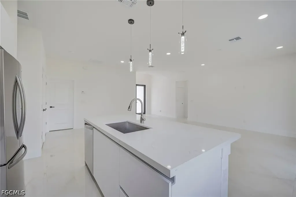 5905 Sunshine Boulevard N Lehigh Acres FL 33971