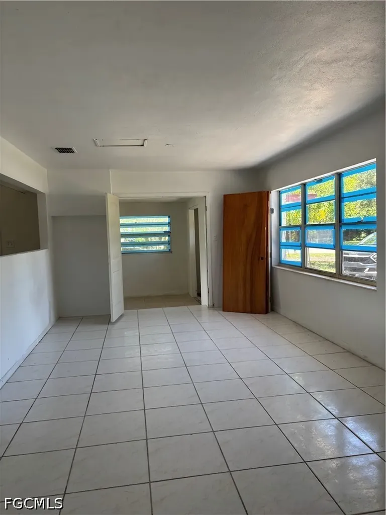 3977 Seminole Avenue Fort Myers FL 33916