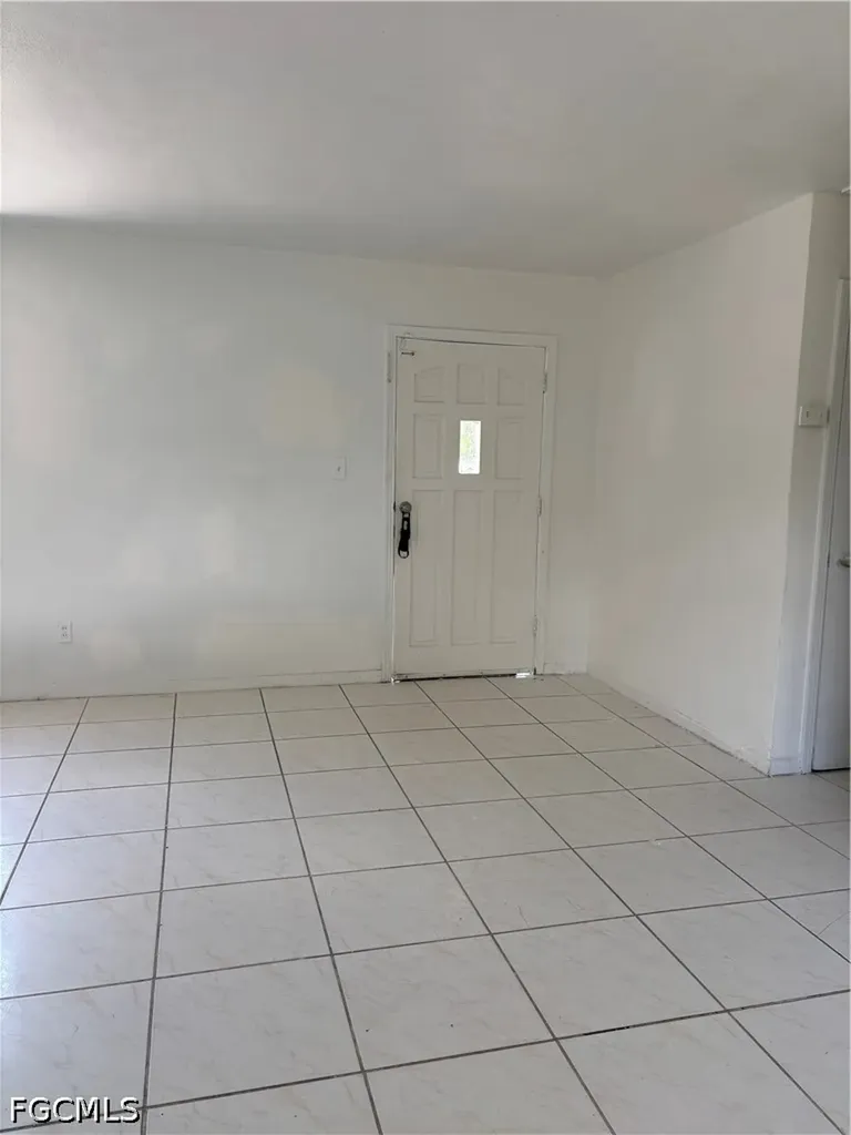 3977 Seminole Avenue Fort Myers FL 33916