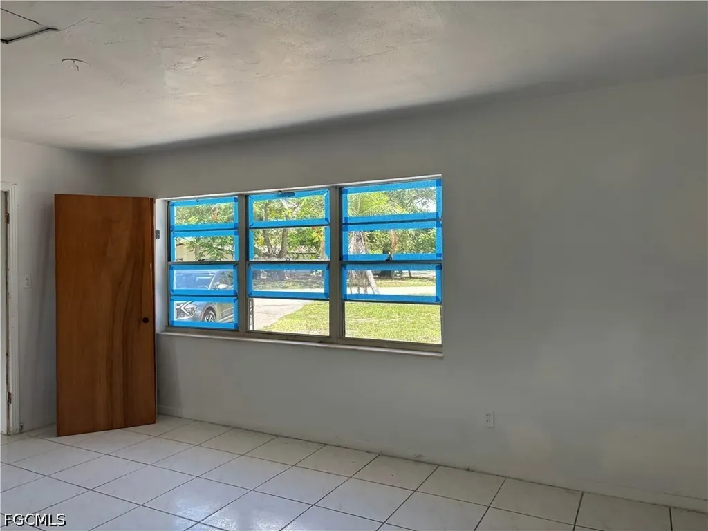 3977 Seminole Avenue Fort Myers FL 33916