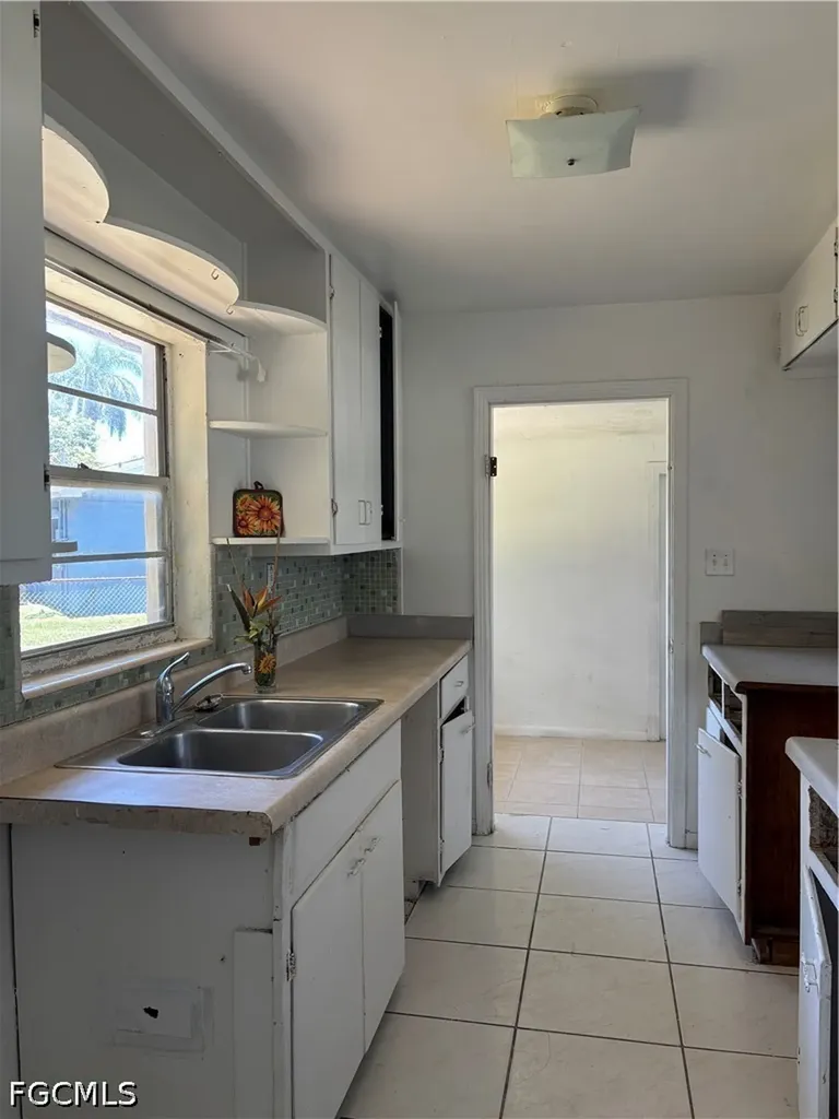 3977 Seminole Avenue Fort Myers FL 33916