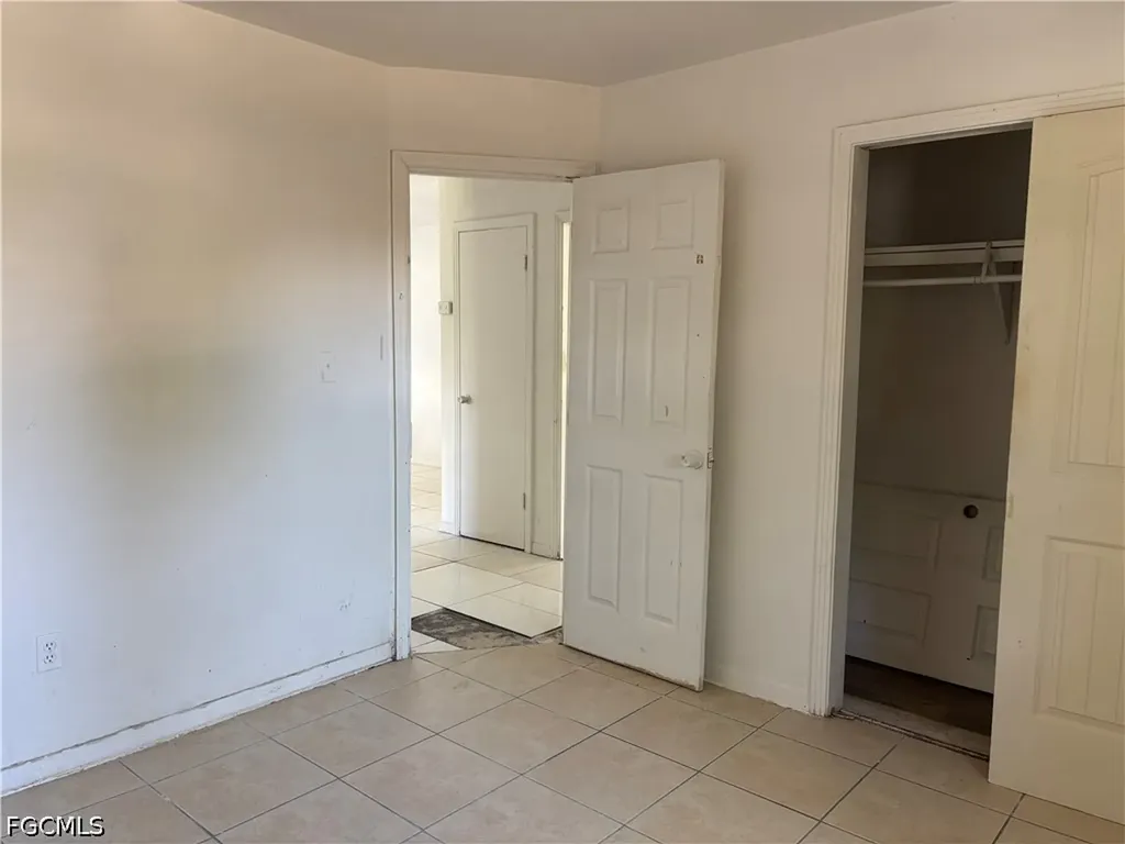 3977 Seminole Avenue Fort Myers FL 33916