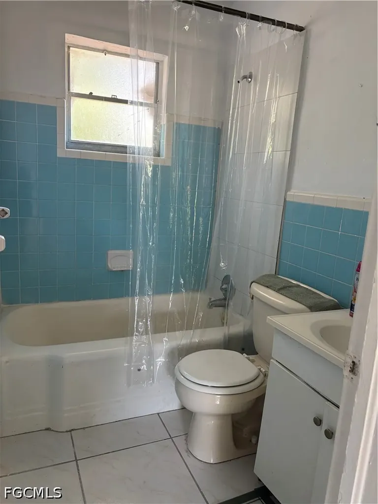 3977 Seminole Avenue Fort Myers FL 33916