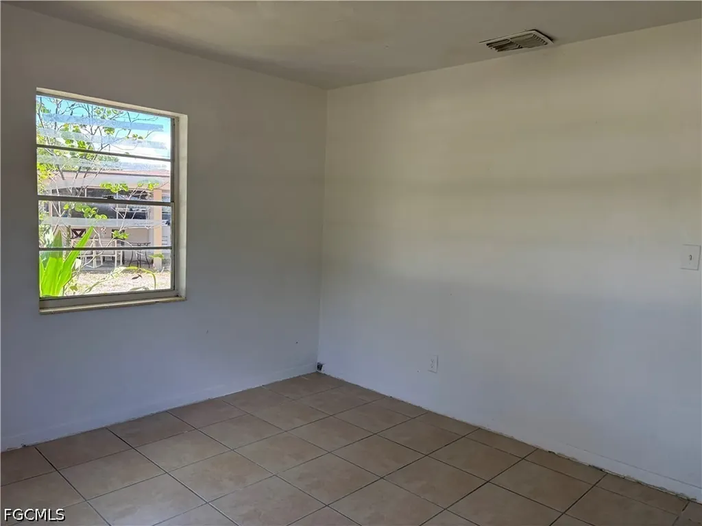 3977 Seminole Avenue Fort Myers FL 33916