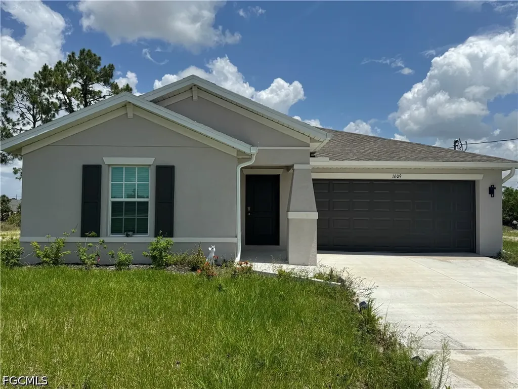 1609 NE 33rd Terrace Cape Coral FL 33909