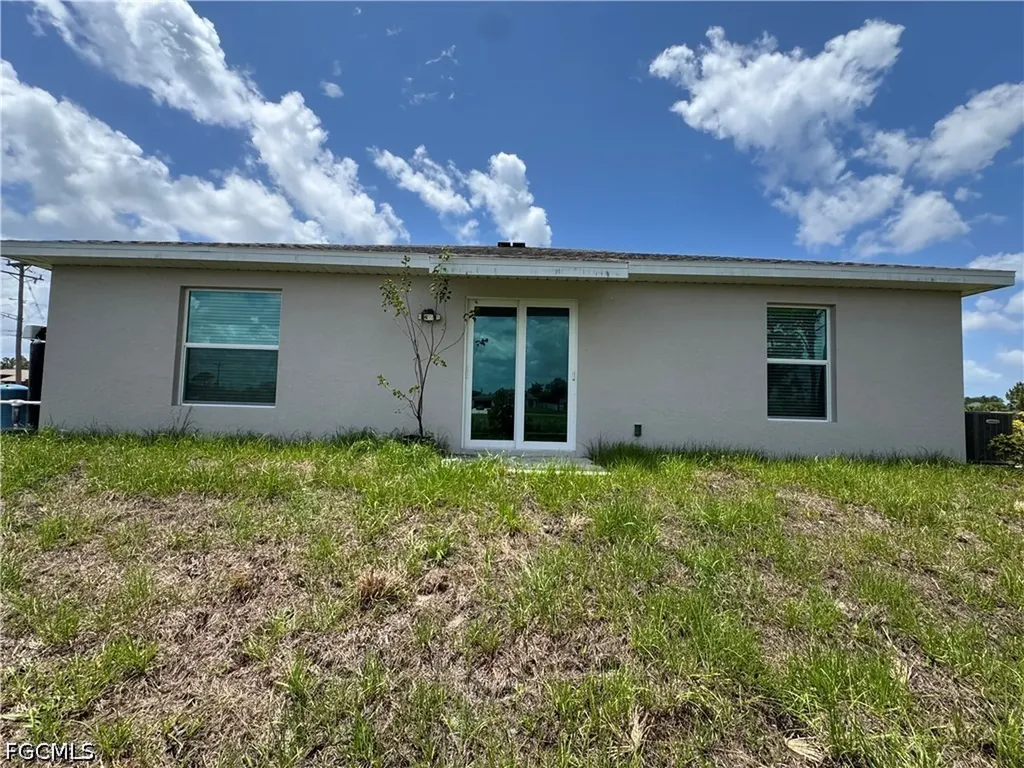 1609 NE 33rd Terrace Cape Coral FL 33909