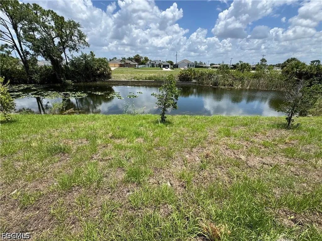 1609 NE 33rd Terrace Cape Coral FL 33909