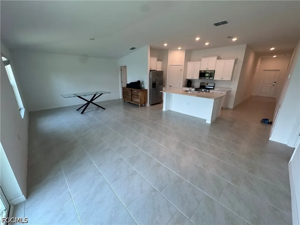 1609 NE 33rd Terrace Cape Coral FL 33909