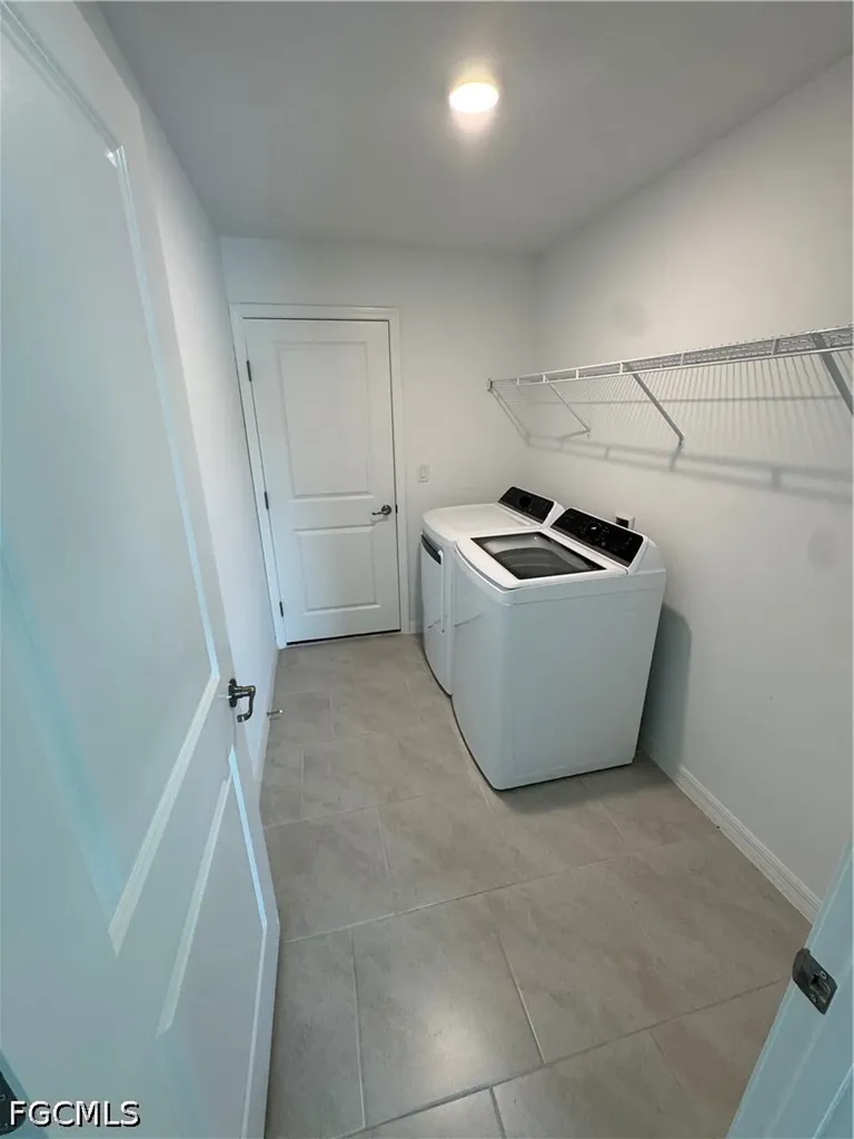 1609 NE 33rd Terrace Cape Coral FL 33909