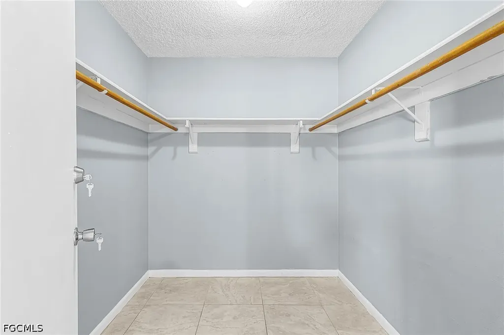 1435 SE 14th Street Cape Coral FL 33990