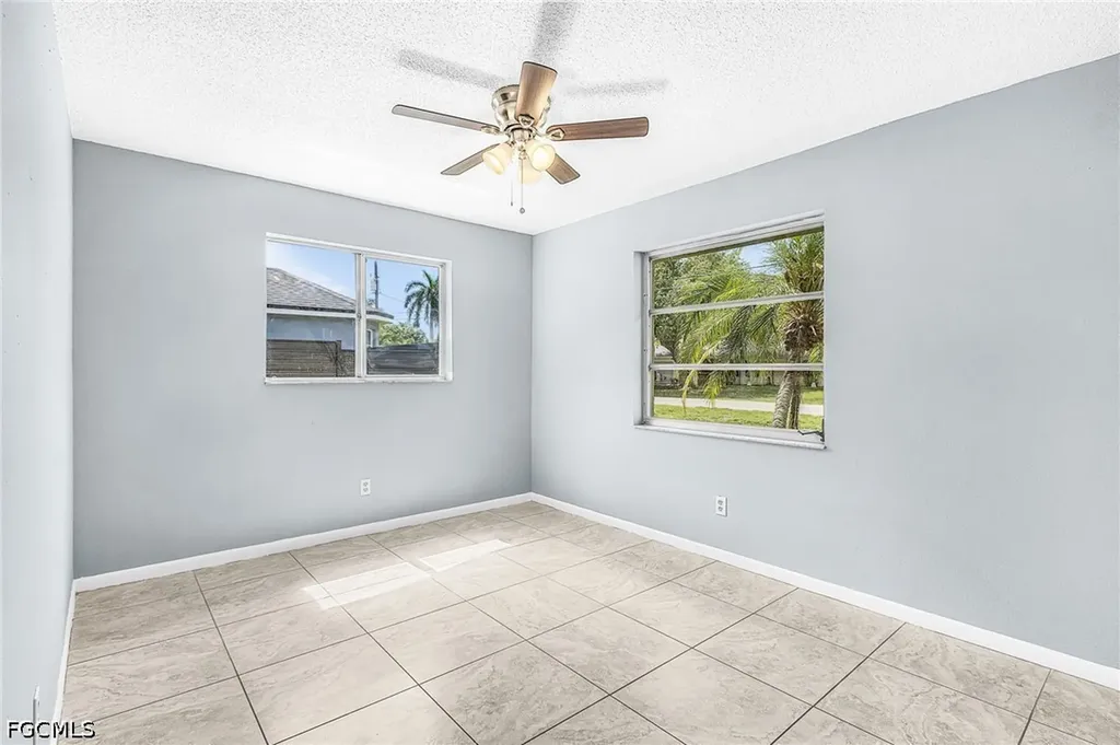 1435 SE 14th Street Cape Coral FL 33990