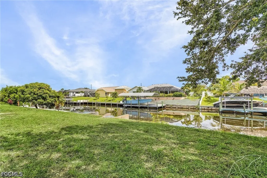 1435 SE 14th Street Cape Coral FL 33990