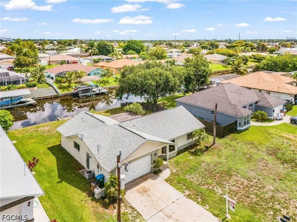 1435 SE 14th Street Cape Coral FL 33990