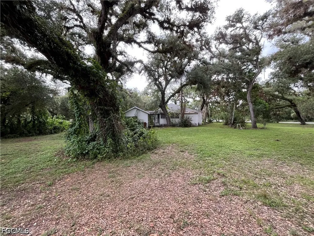 351 E Hickpochee Ave/sr 80 + S Oak Street Labelle FL 33935