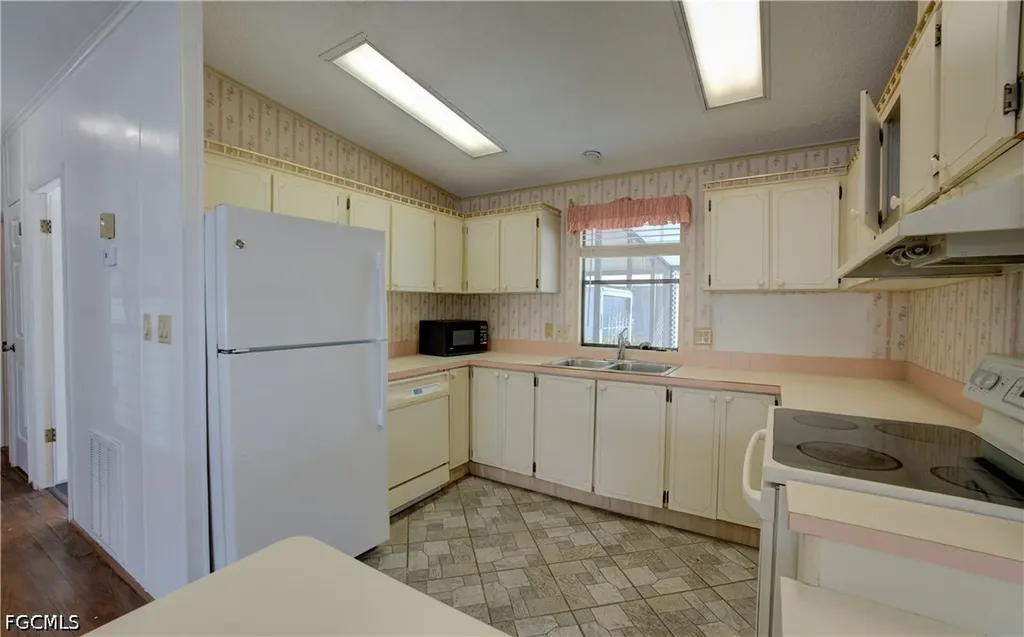 26260 Squire Lane Bonita Springs FL 34135