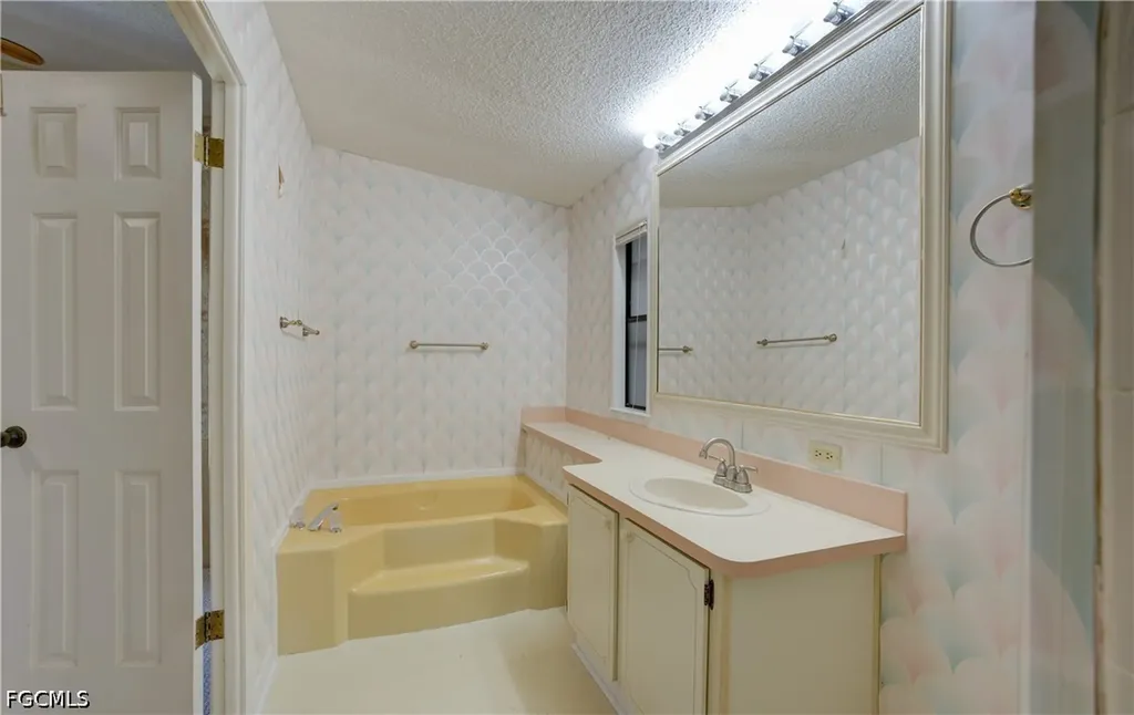 26260 Squire Lane Bonita Springs FL 34135