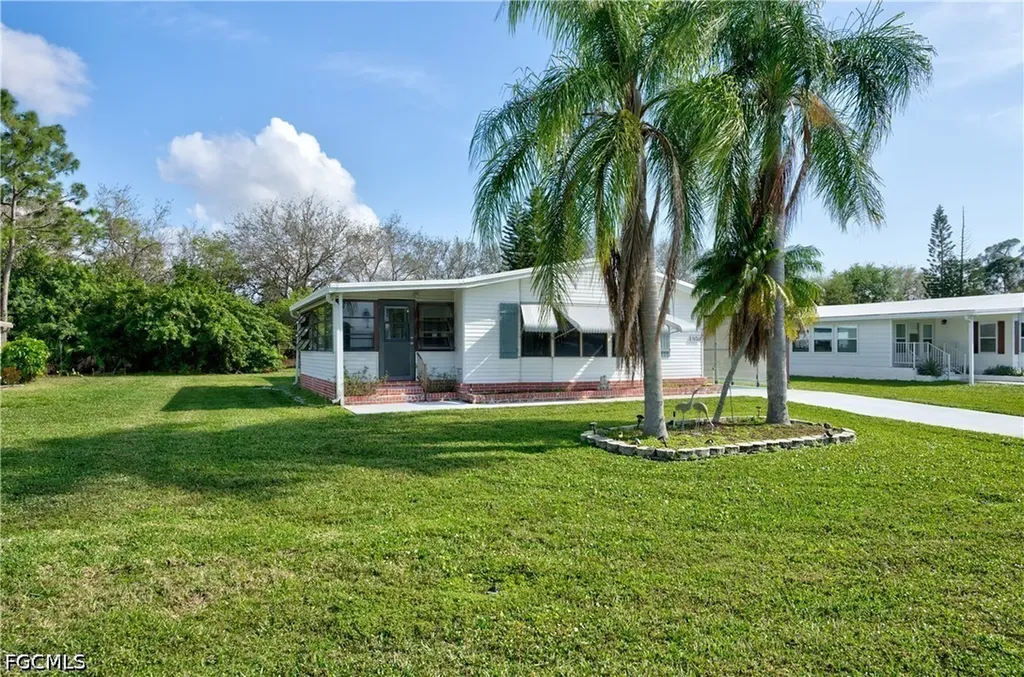 26260 Squire Lane Bonita Springs FL 34135