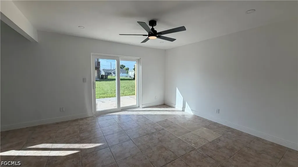 1101/1013 Country Club Boulevard Cape Coral FL 33990