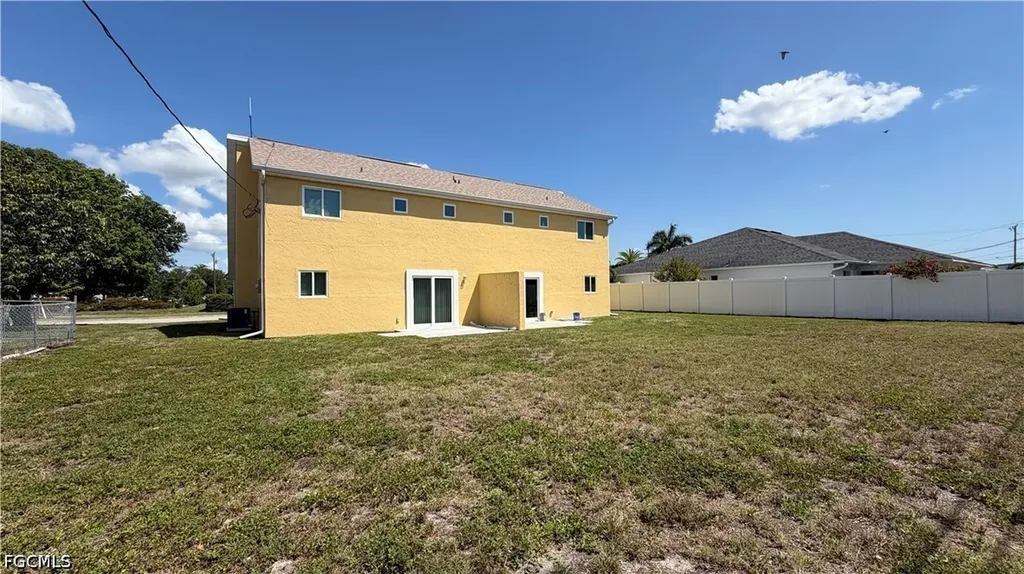 1101/1013 Country Club Boulevard Cape Coral FL 33990