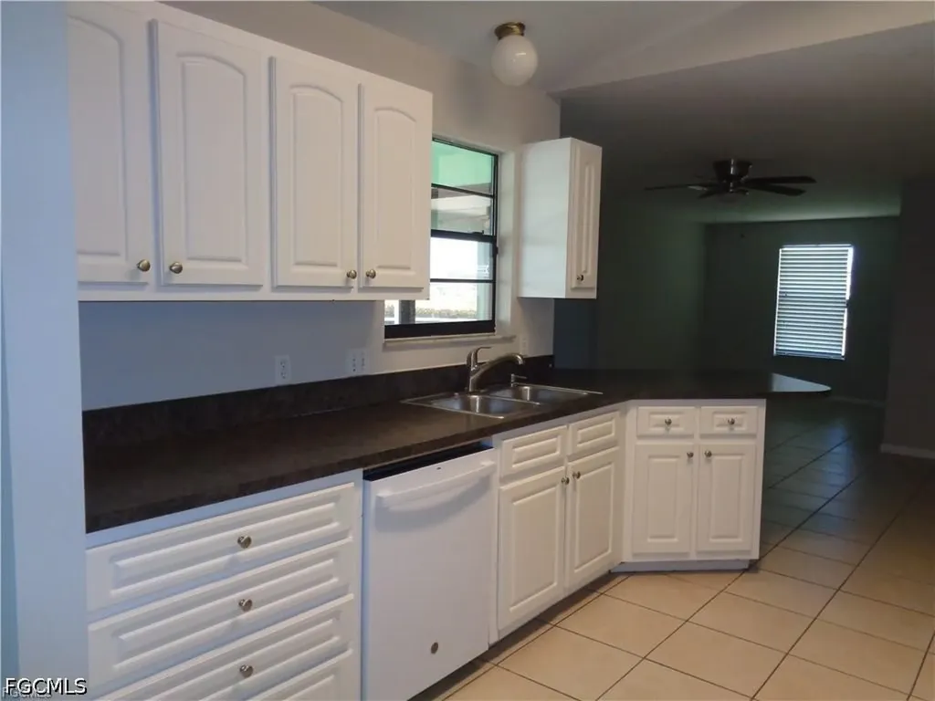 1510 SW 8th Place Cape Coral FL 33991