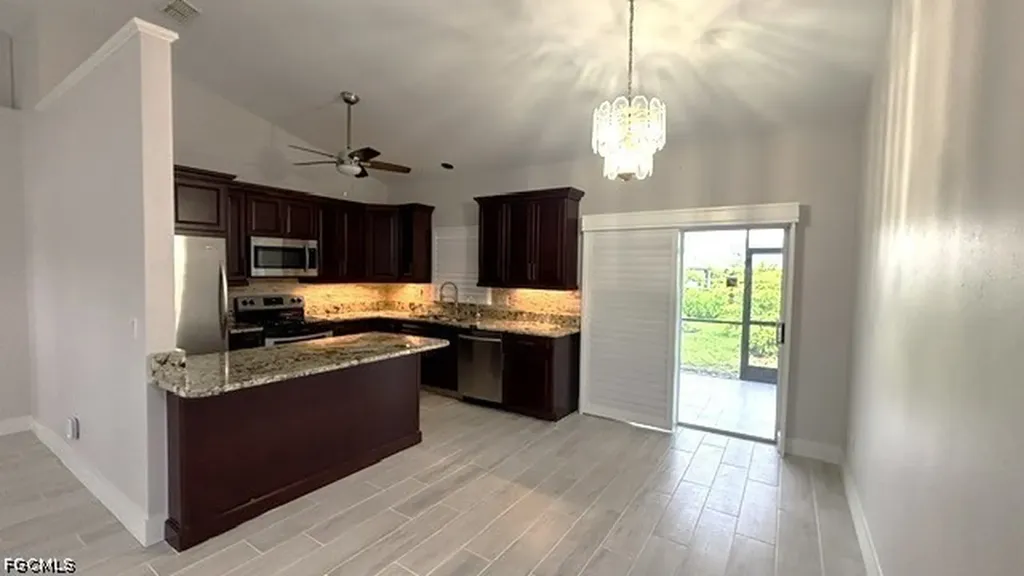 2205 SE 18th Avenue Cape Coral FL 33990
