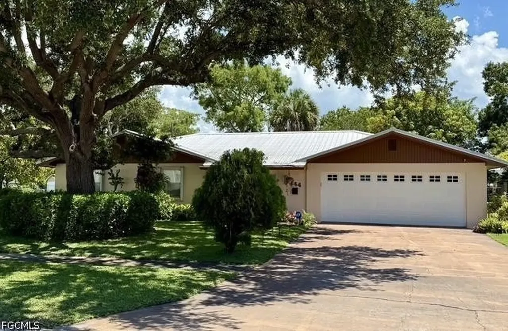 444 E Osceola Avenue Clewiston FL 33440