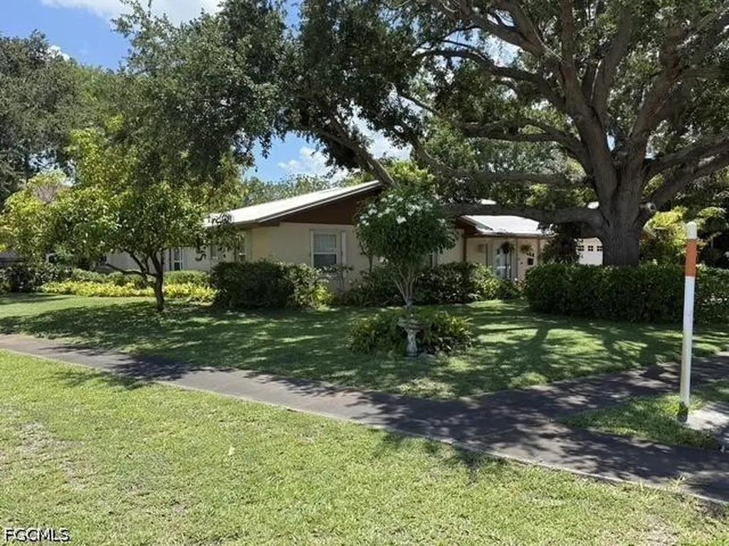 444 E Osceola Avenue Clewiston FL 33440