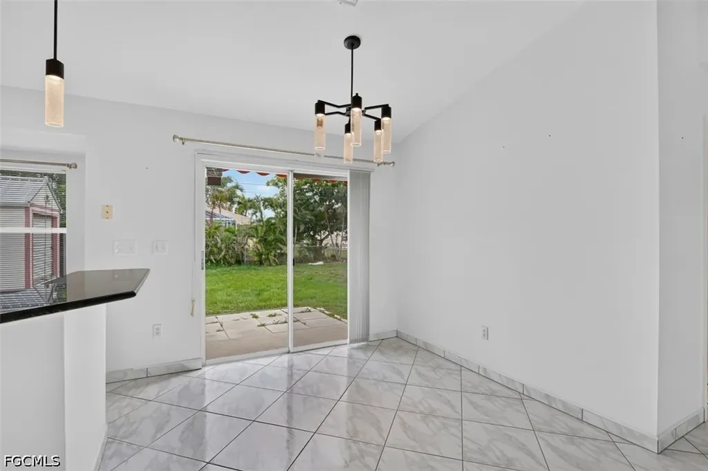 827 SW 29th Terrace Cape Coral FL 33914