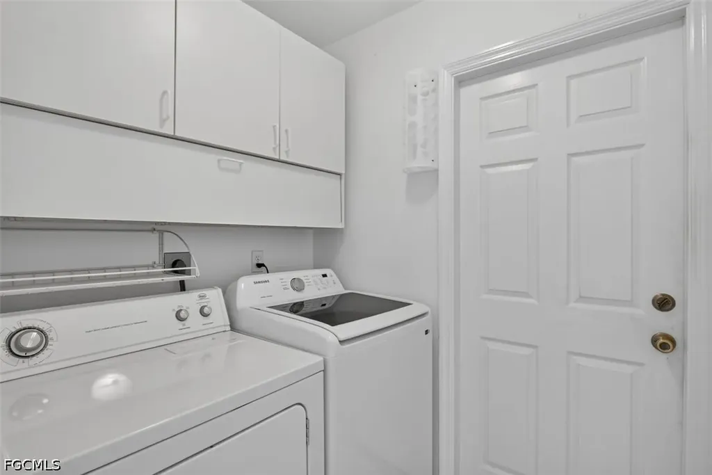 827 SW 29th Terrace Cape Coral FL 33914