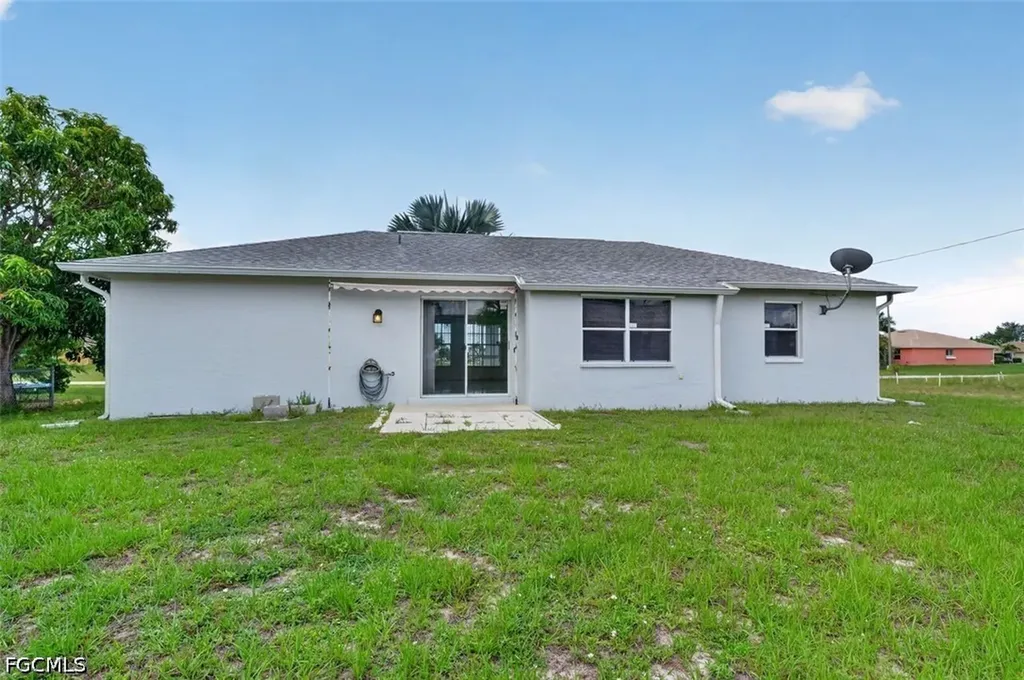 827 SW 29th Terrace Cape Coral FL 33914