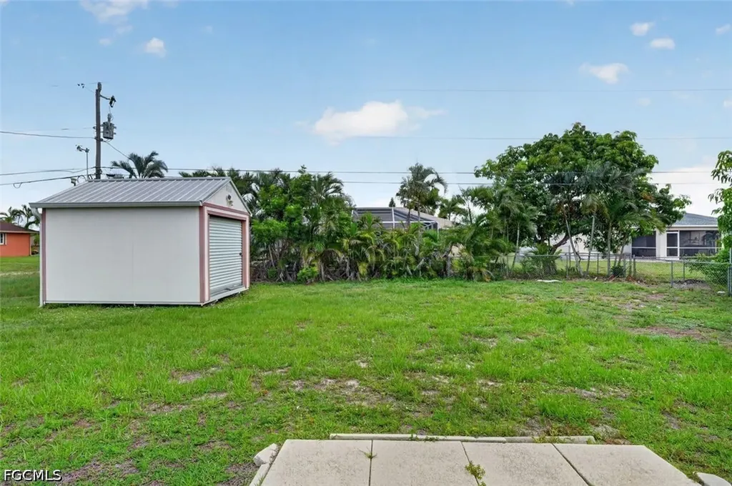 827 SW 29th Terrace Cape Coral FL 33914