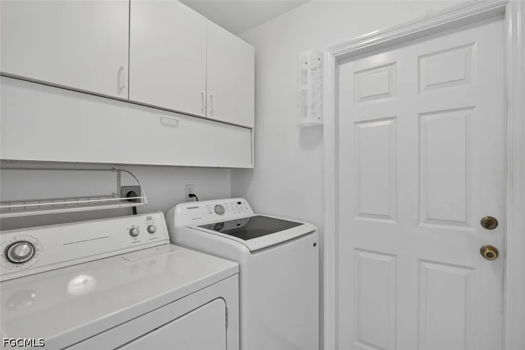 827 SW 29th Terrace Cape Coral FL 33914