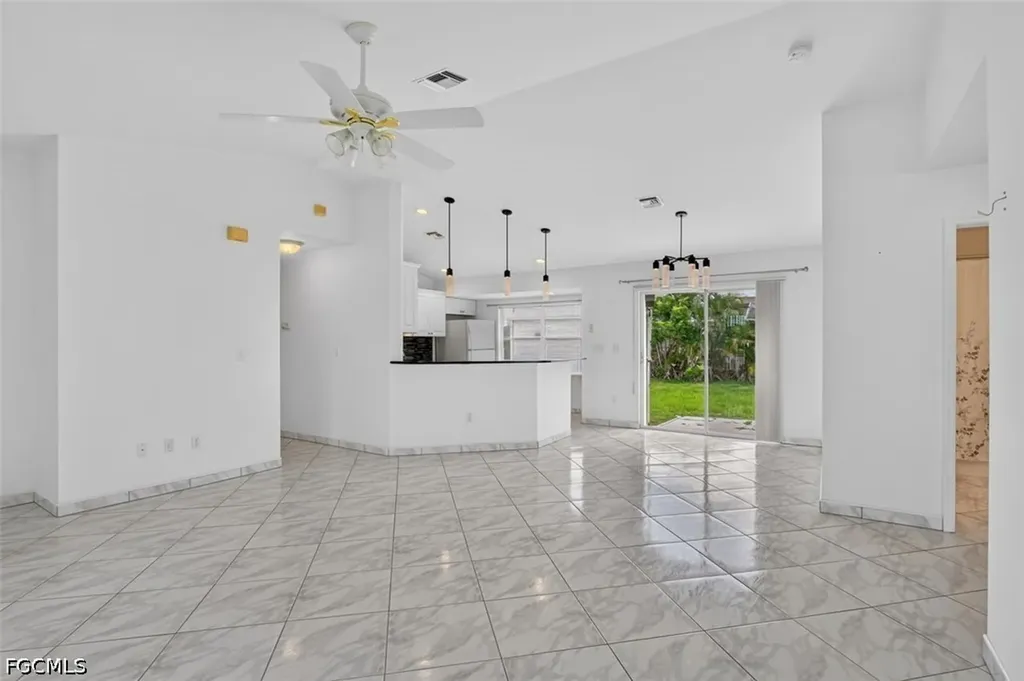 827 SW 29th Terrace Cape Coral FL 33914