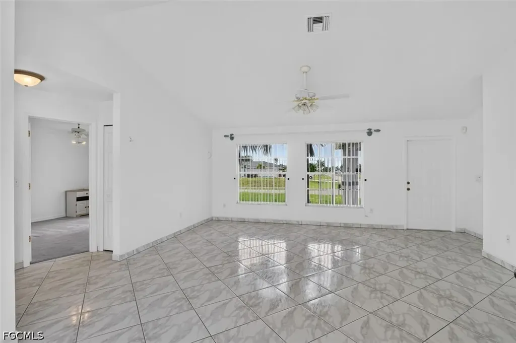 827 SW 29th Terrace Cape Coral FL 33914