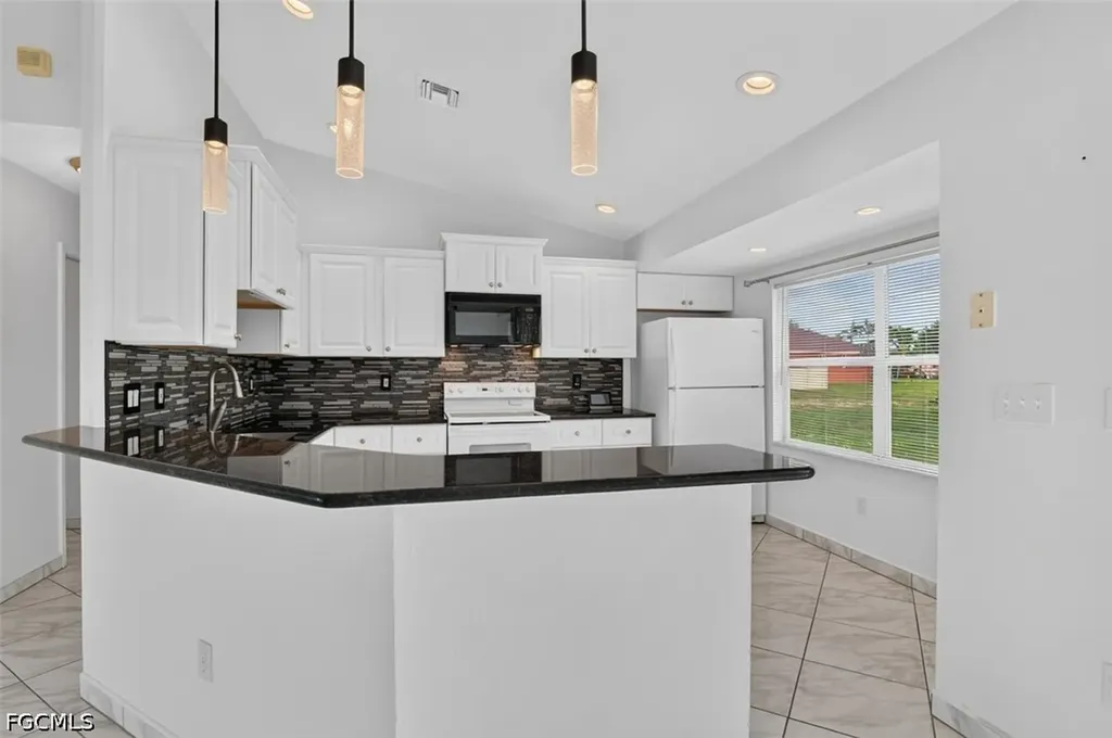 827 SW 29th Terrace Cape Coral FL 33914