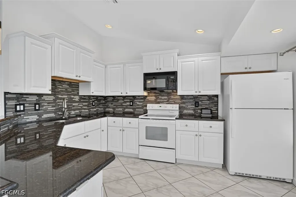 827 SW 29th Terrace Cape Coral FL 33914