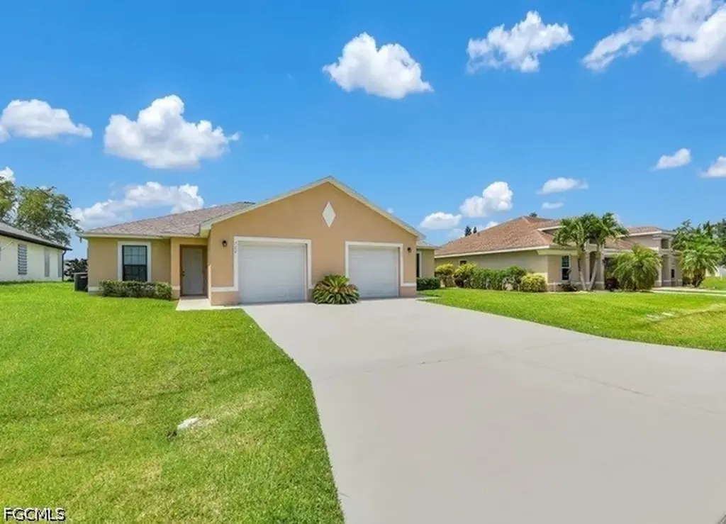 702 SE 6th Terrace Cape Coral FL 33990