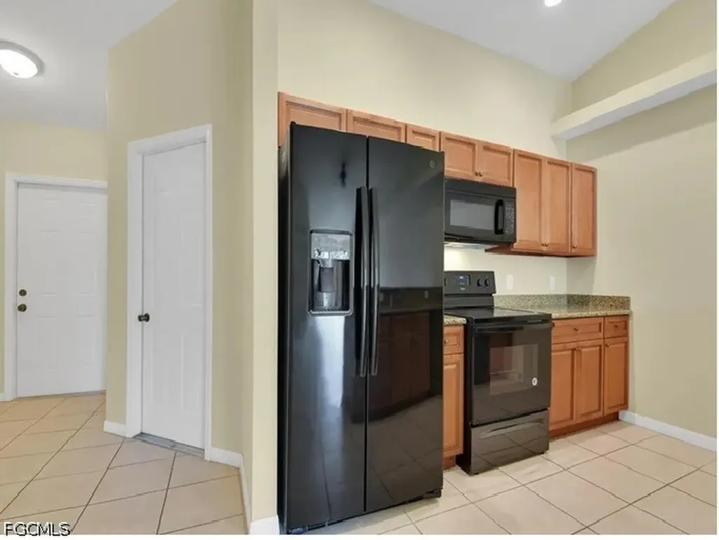 702 SE 6th Terrace Cape Coral FL 33990