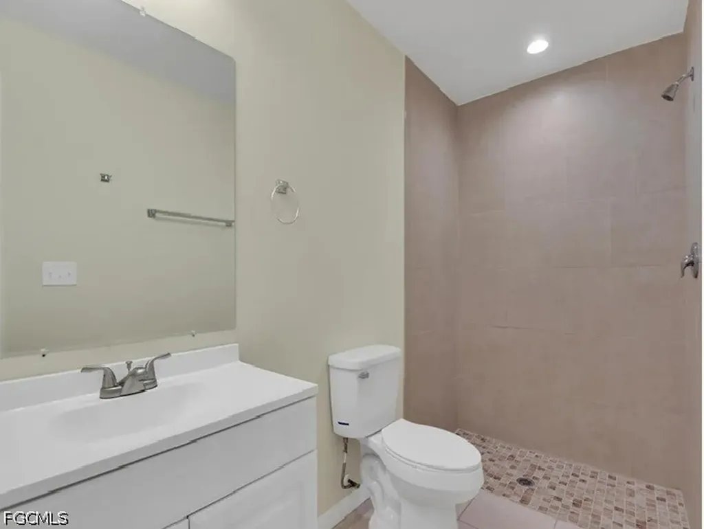 702 SE 6th Terrace Cape Coral FL 33990