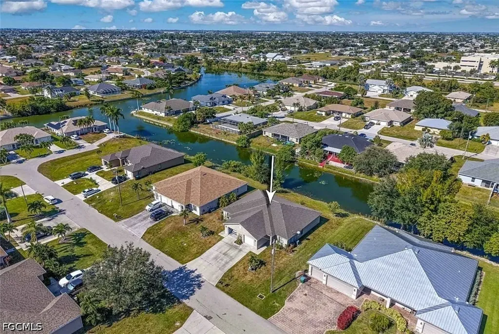 613 SE 14th Street Cape Coral FL 33990
