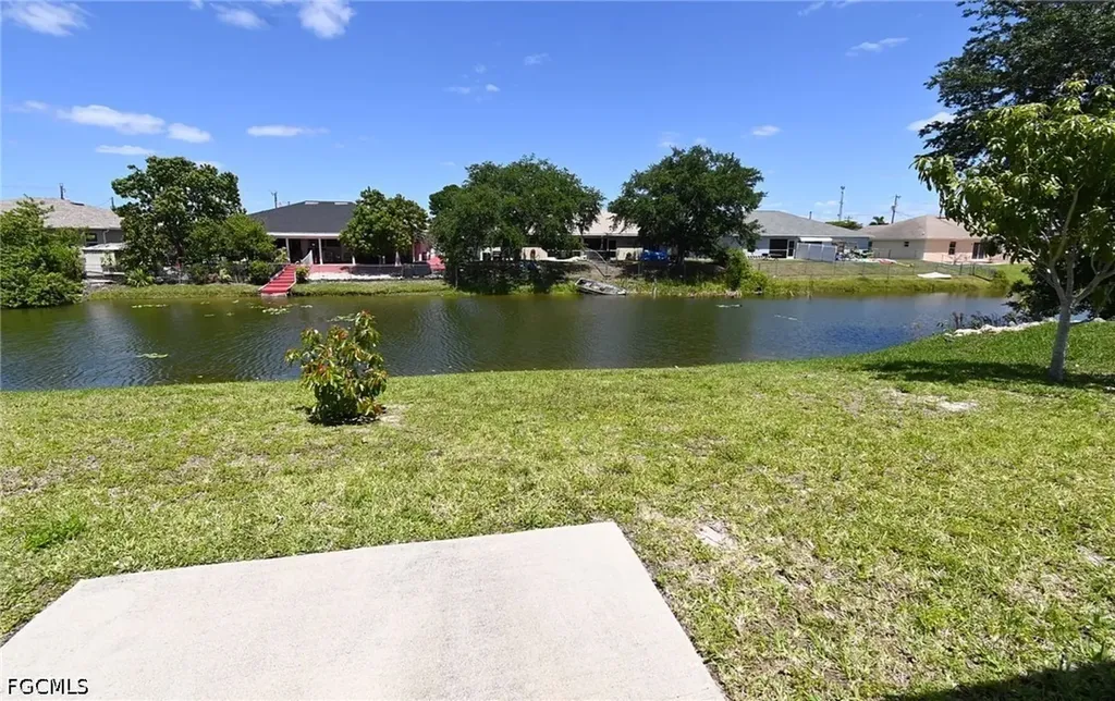 613 SE 14th Street Cape Coral FL 33990