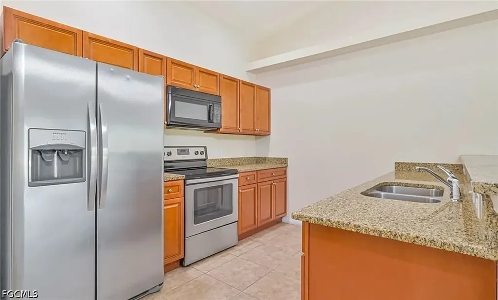 613 SE 14th Street Cape Coral FL 33990