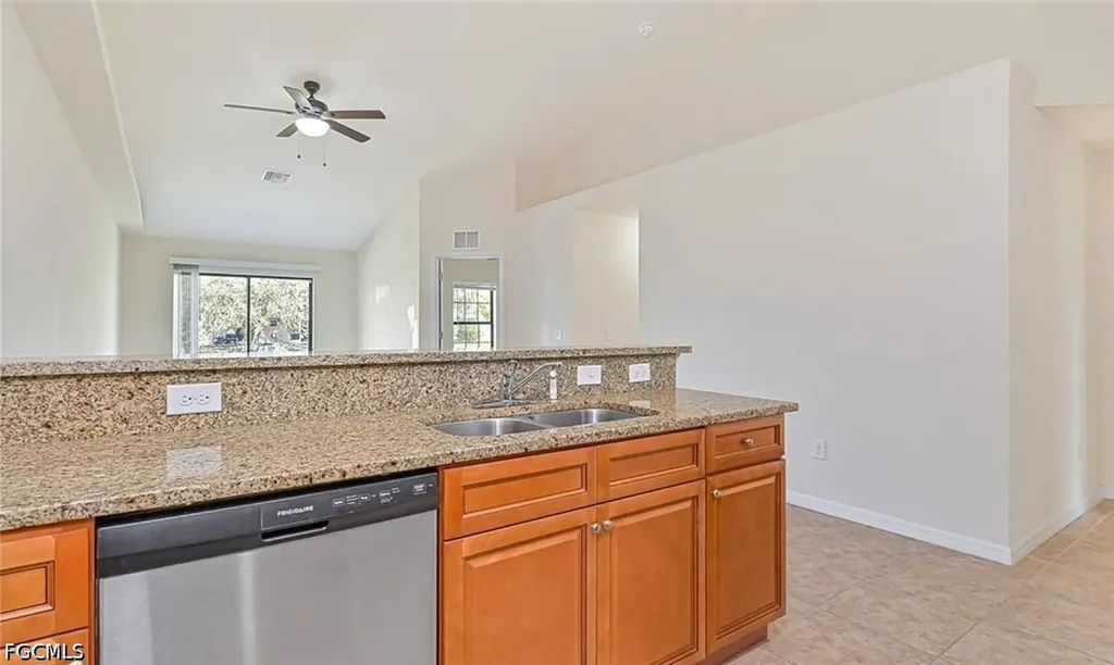 613 SE 14th Street Cape Coral FL 33990
