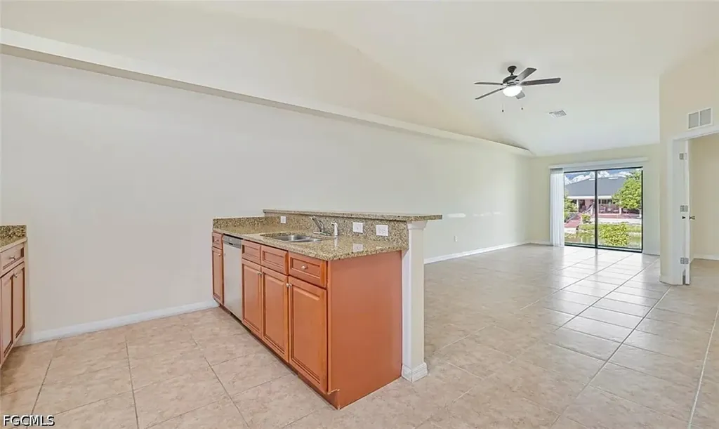 613 SE 14th Street Cape Coral FL 33990