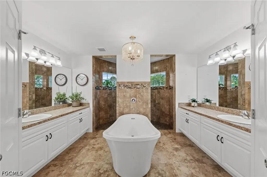 126 SE 15th Place Cape Coral FL 33990